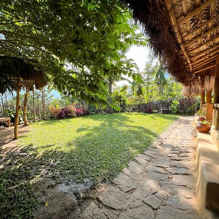 Hotel The Mudhouse Marayoor à Munnar Extérieur photo