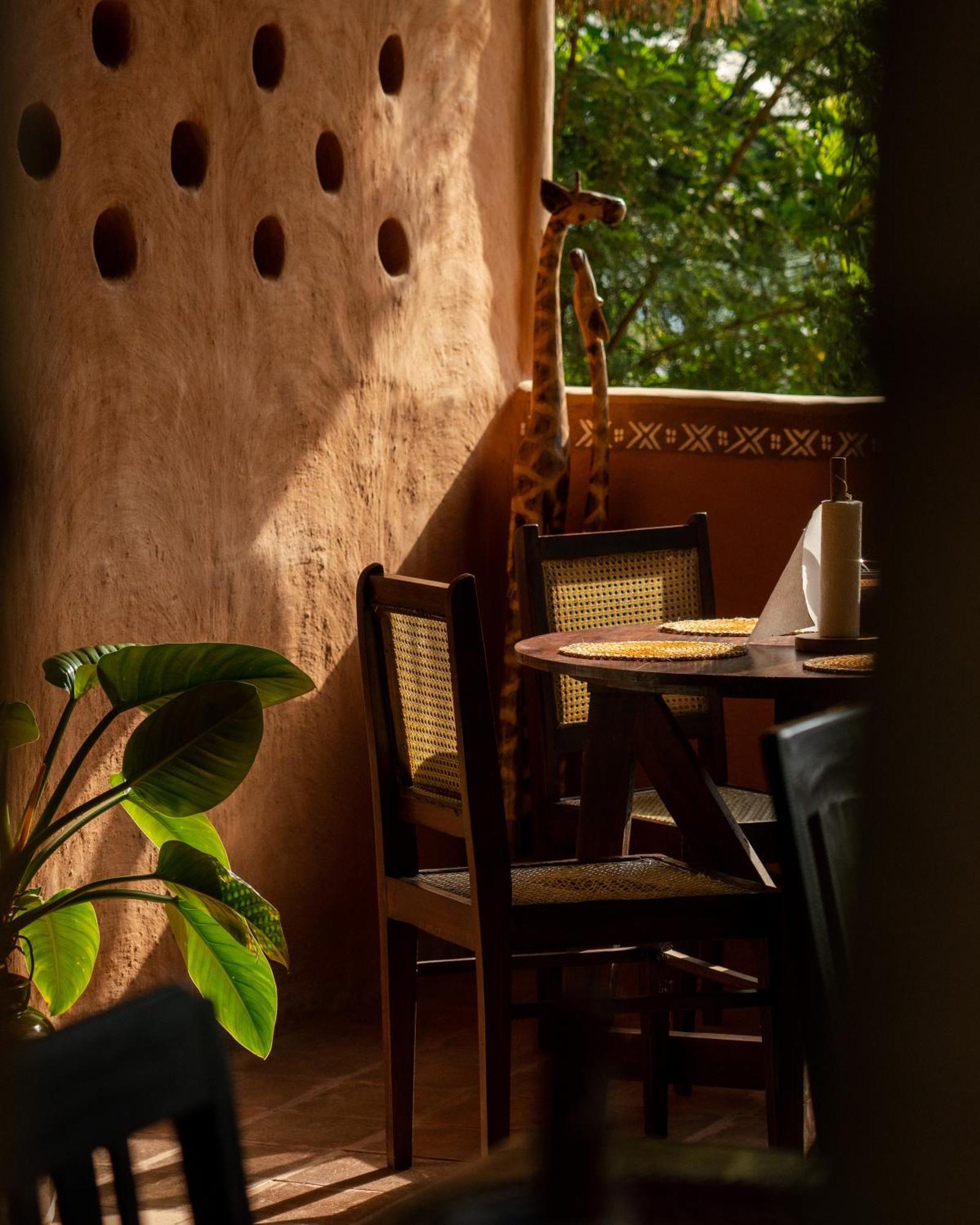 Hotel The Mudhouse Marayoor à Munnar Extérieur photo