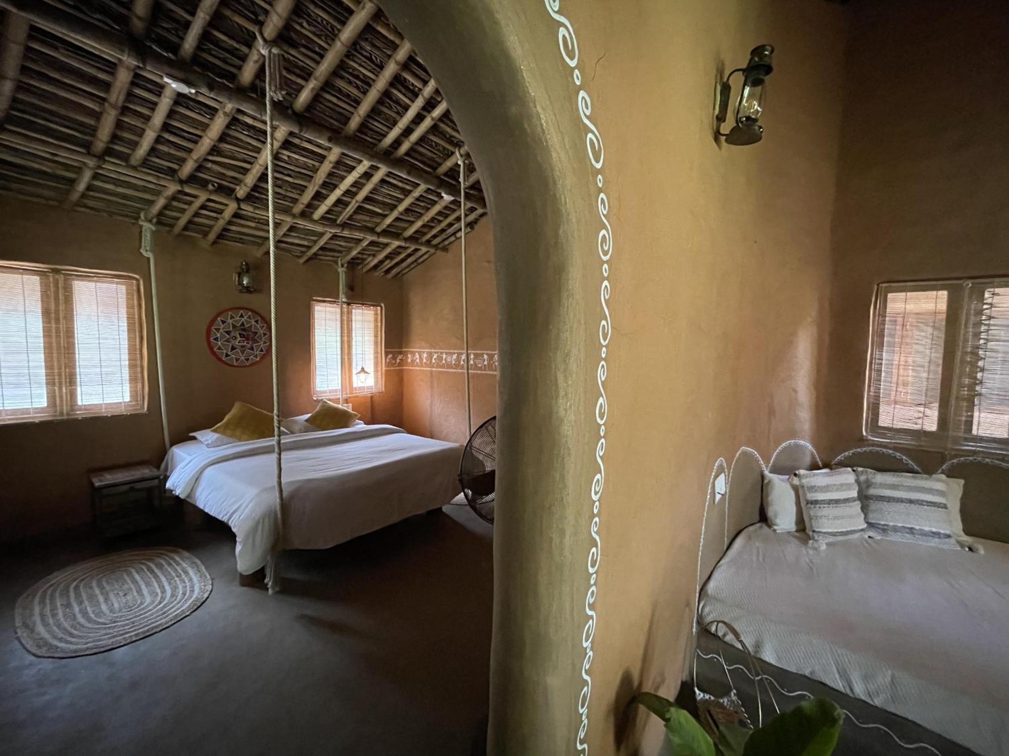 Hotel The Mudhouse Marayoor à Munnar Extérieur photo