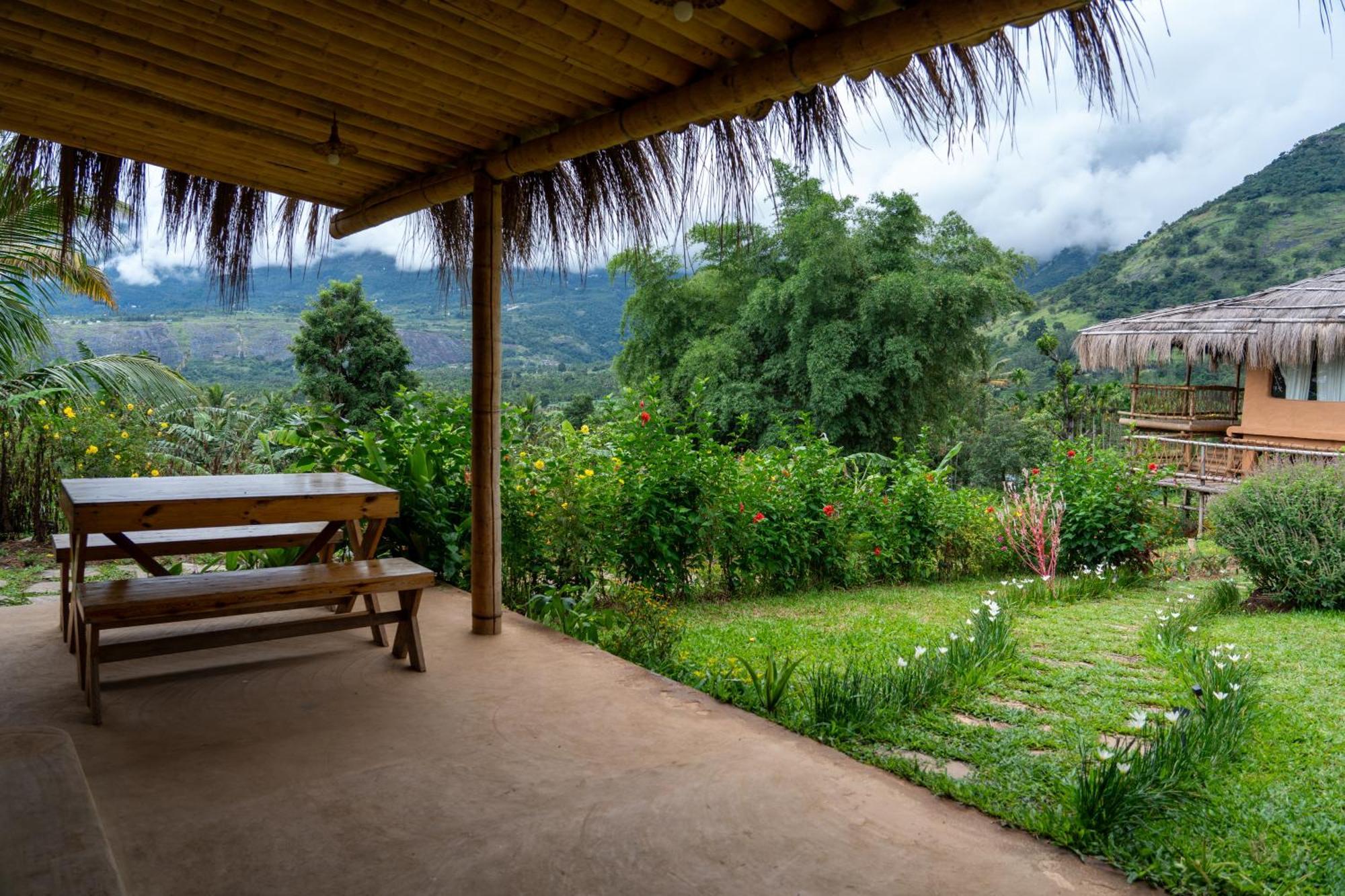 Hotel The Mudhouse Marayoor à Munnar Extérieur photo
